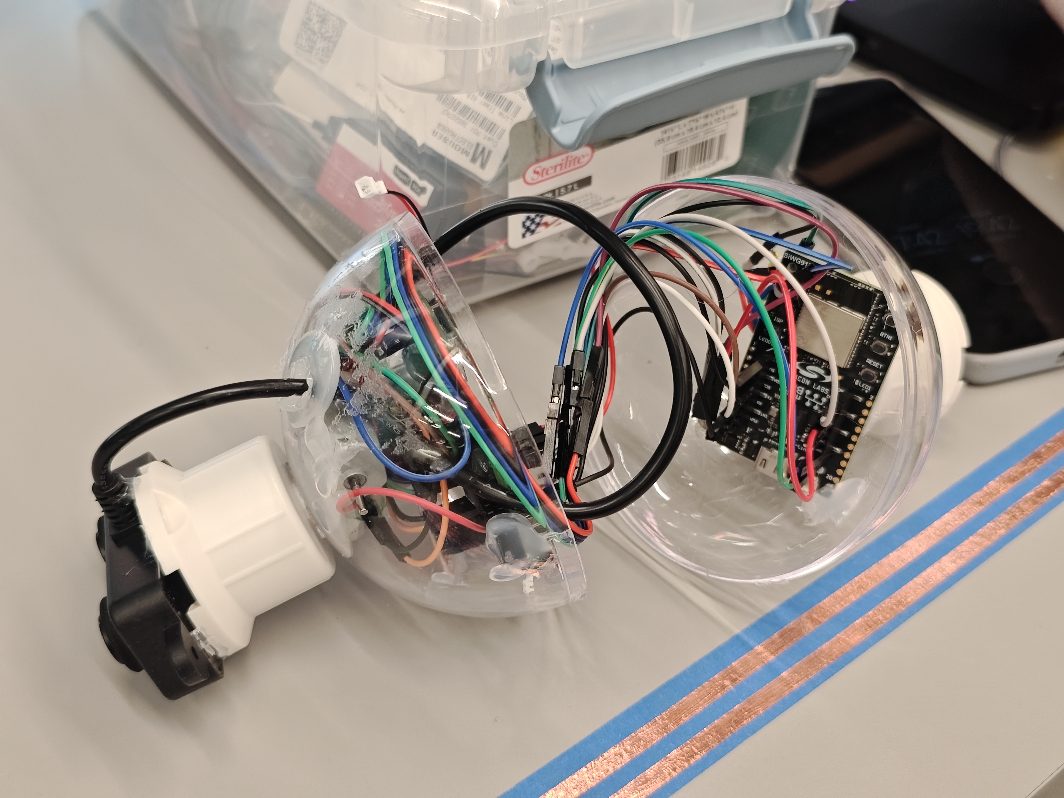 Si917 BRD2708A development board with connected sensors